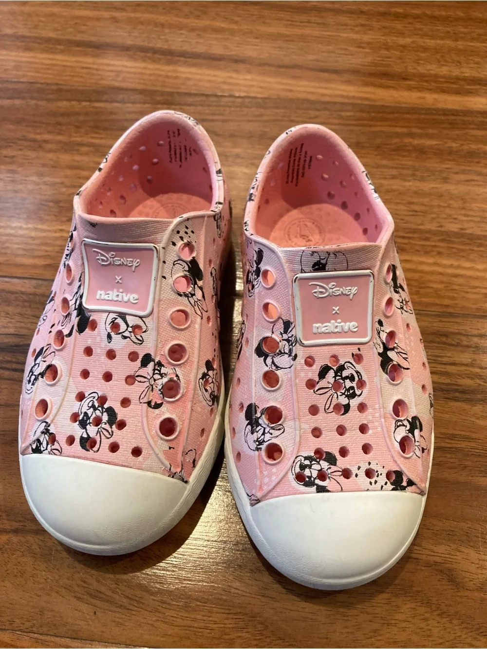 Disney x  Pink Native Minnie Mouse Girls' Shoes - Size C8 Adorable